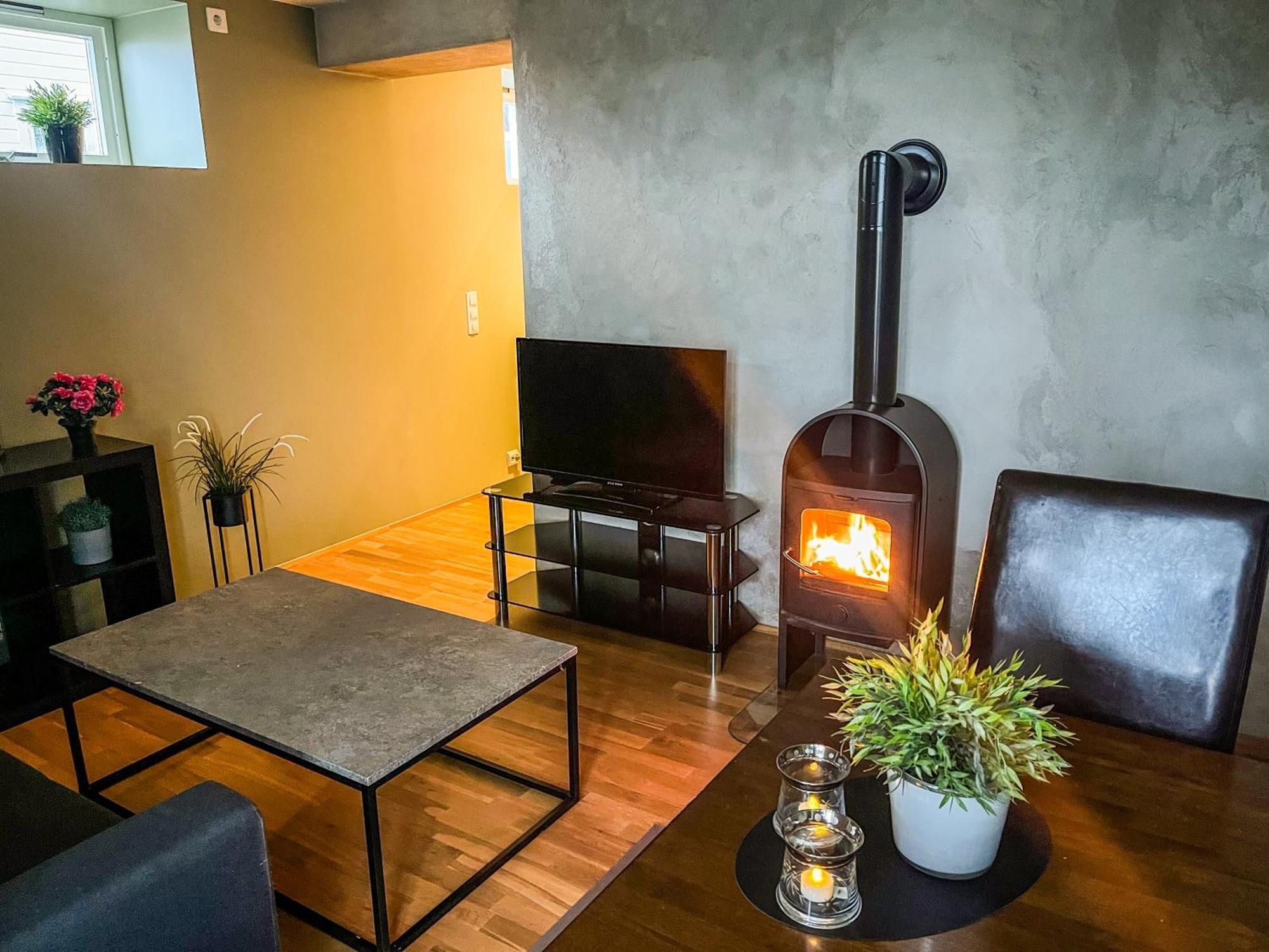 Two-bedroom With Fire Place, Free Parking And Fjordview Terrace - Calm And * Ålesund