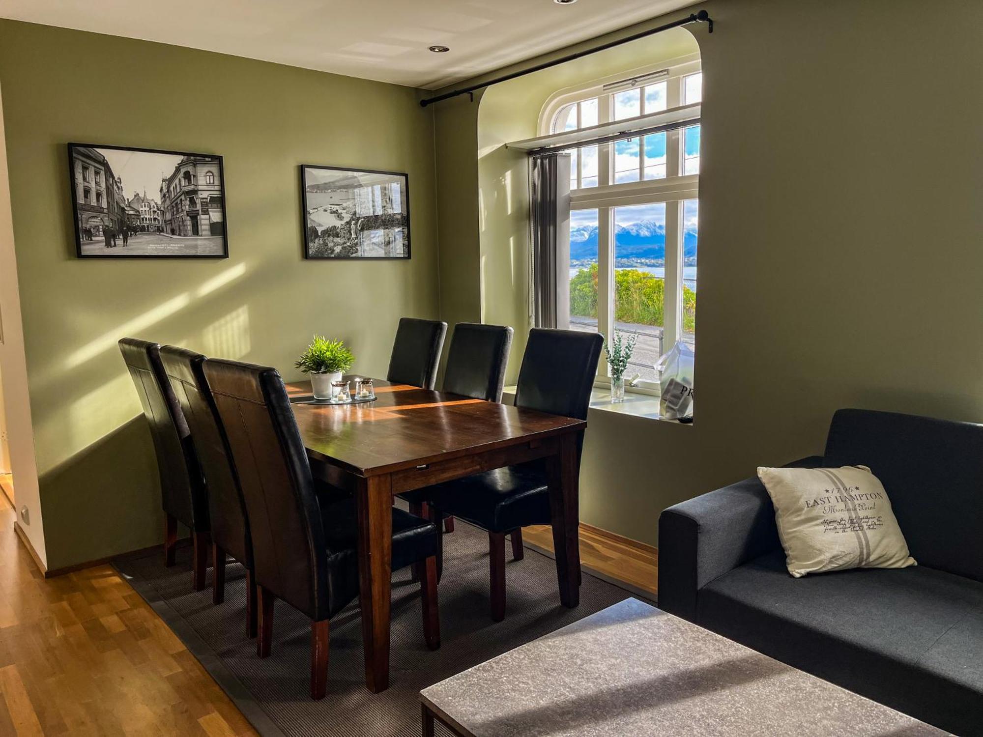 Appartement Two-bedroom With Fire Place, Free Parking And Fjordview Terrace - Calm And Ålesund