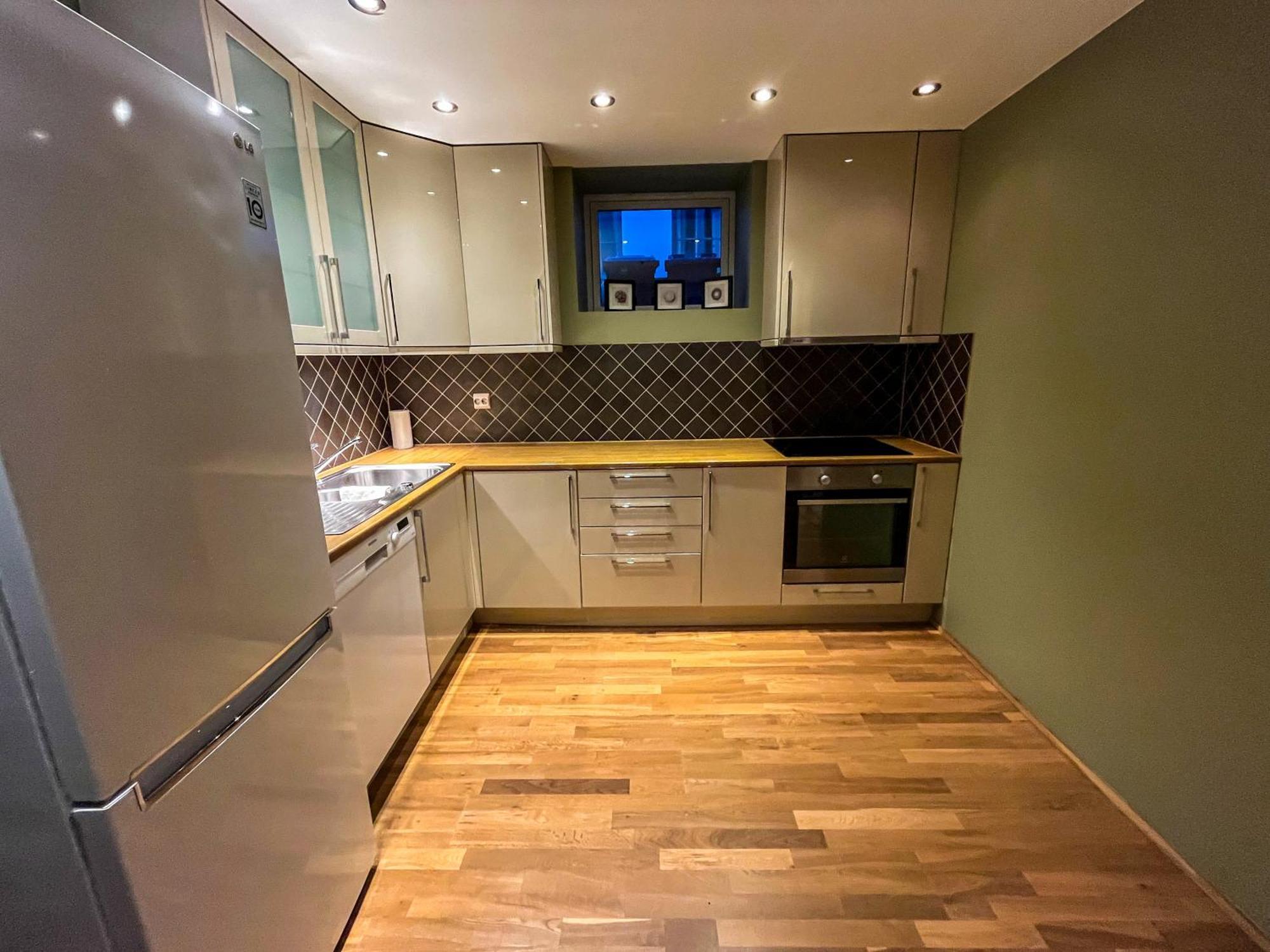 Apartment Two-bedroom With Fire Place, Free Parking And Fjordview Terrace - Calm And *