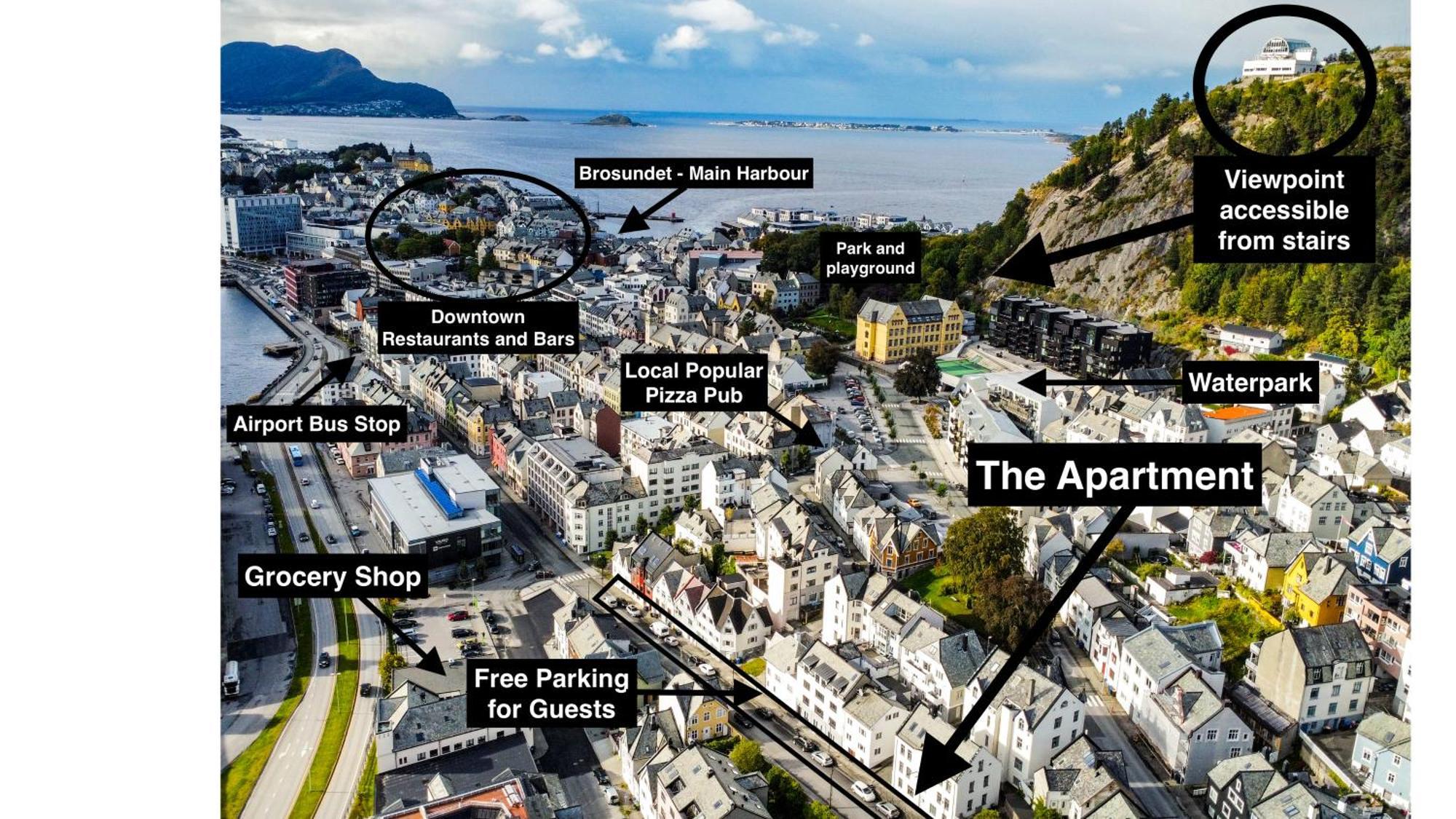 Two-bedroom With Fire Place, Free Parking And Fjordview Terrace - Calm And Apartment